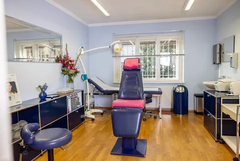 Praxisklinik FaceArt in München, Dr. Barbara Kernt